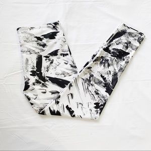 FABLETICS | NWT printed Salar Leggings